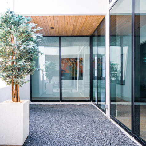 LuxView Wall