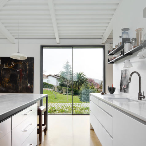 LuxView Slide