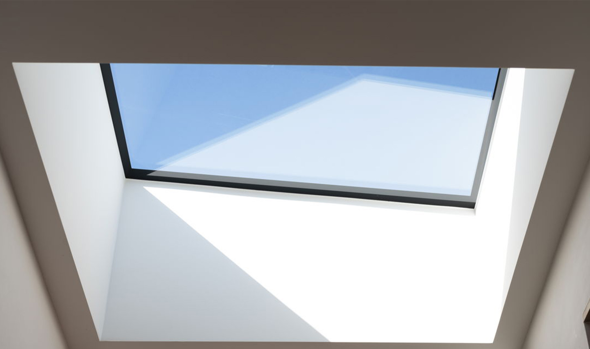 LuxView Sky Skyfall