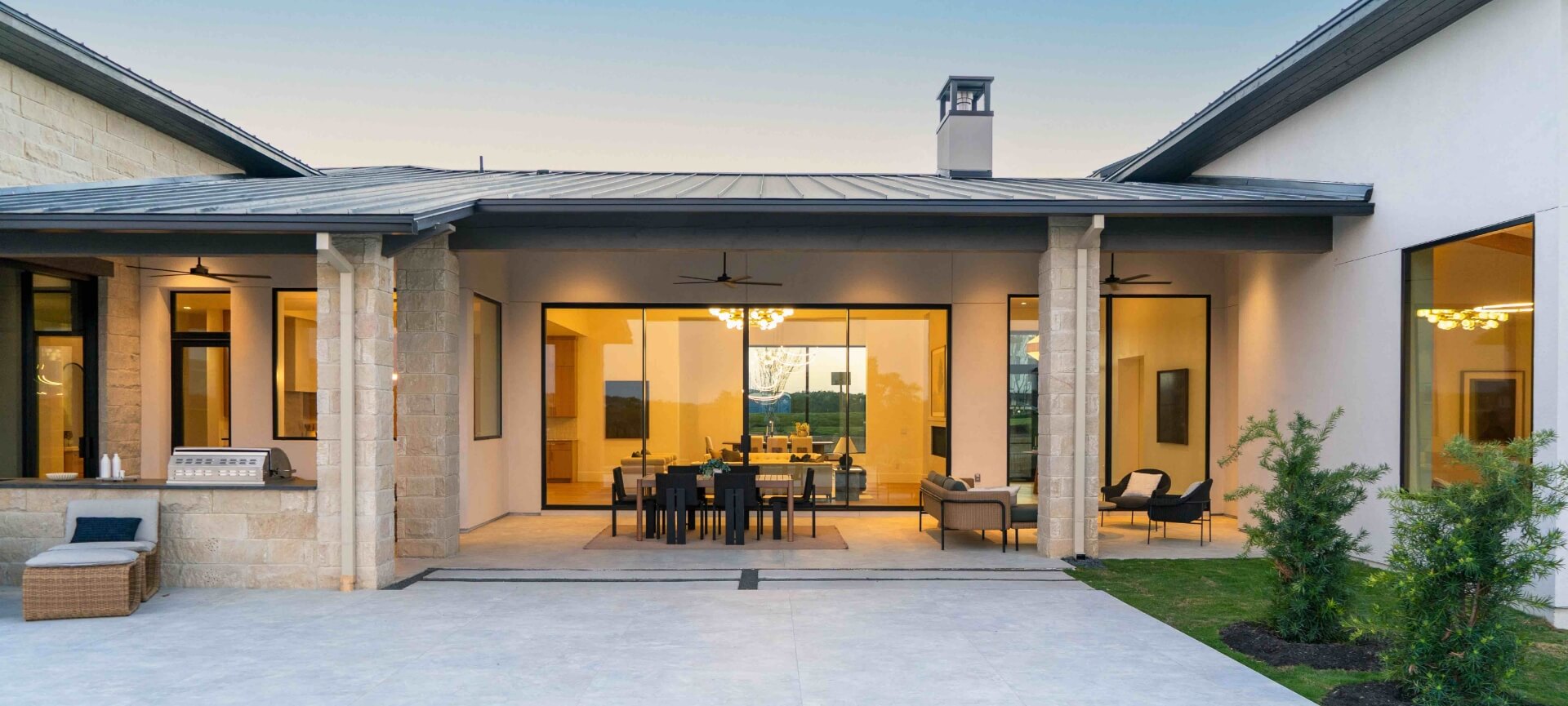 LuxView The Peninsula - Footer