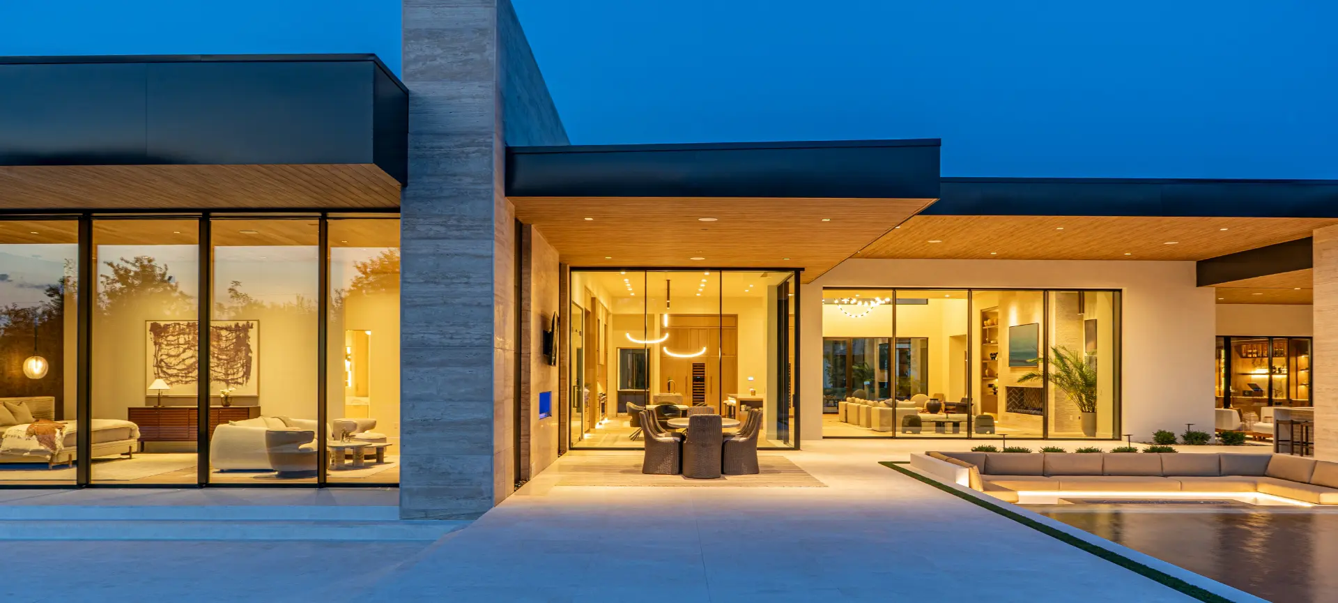 LuxView-Loch-Lloyd-Footer